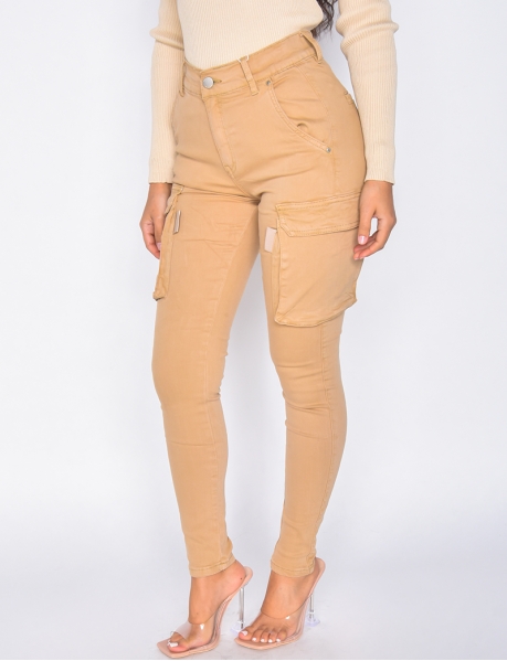 Cargo-Jeans mit hoher Taille