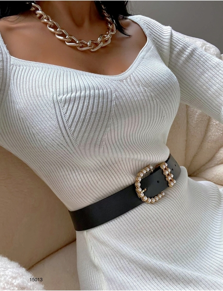 Belt with beaded buckle