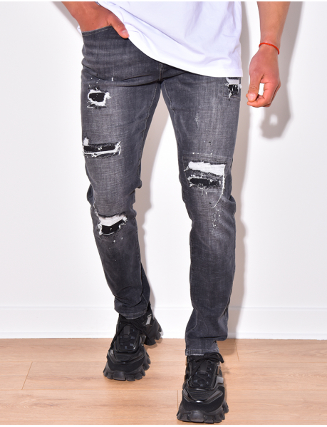 Jeans in Destroyed-Optik, mit Malerflecken