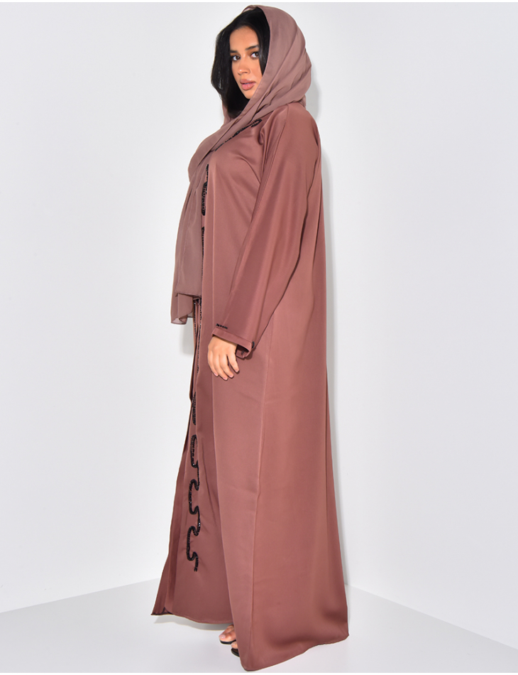 Abaya made in Dubai à broderies & voile