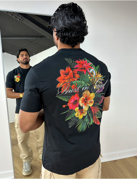 T-shirt avec des fleurs