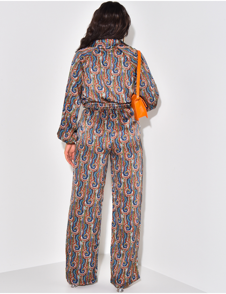   Patterned blouse and trousers set