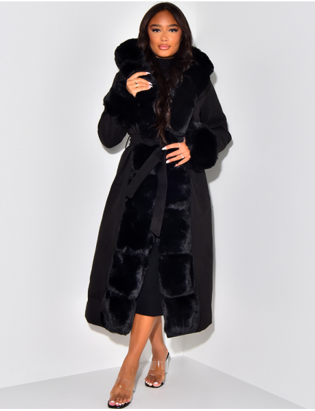   Long hooded coat with fur
