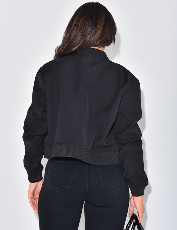 Short bomber with pockets