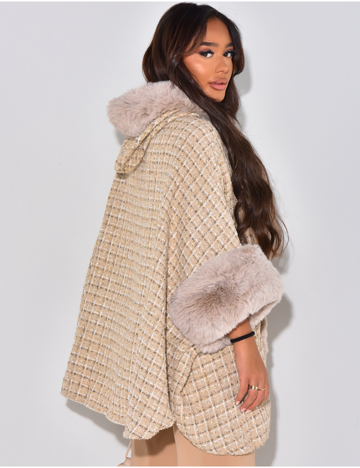 Cape in tweed with hood and fur