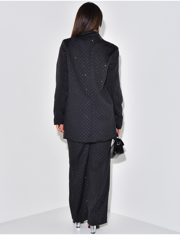   Oversized suit with sequins