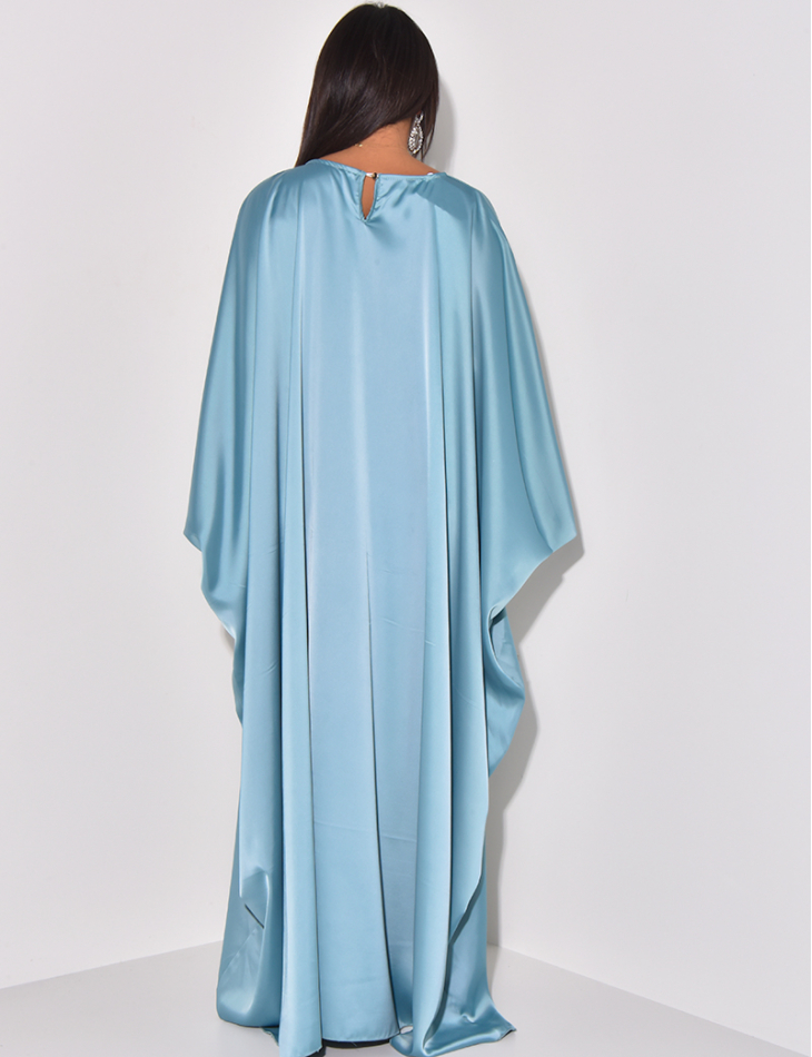 Robe oversize en satin ajustée à la taille