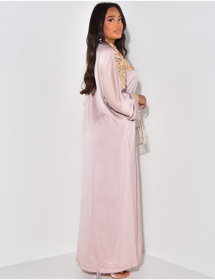 Abaya in satin with gold and pearls