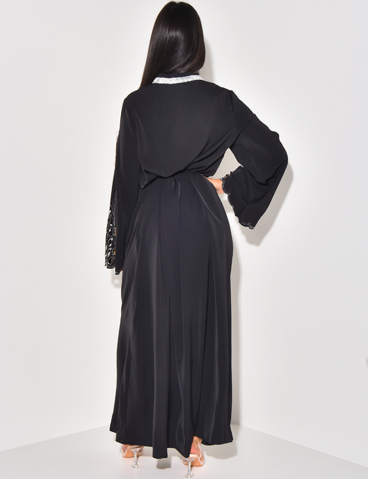 Durchbrochenes Abaya-Kleid mit Strassärmeln
