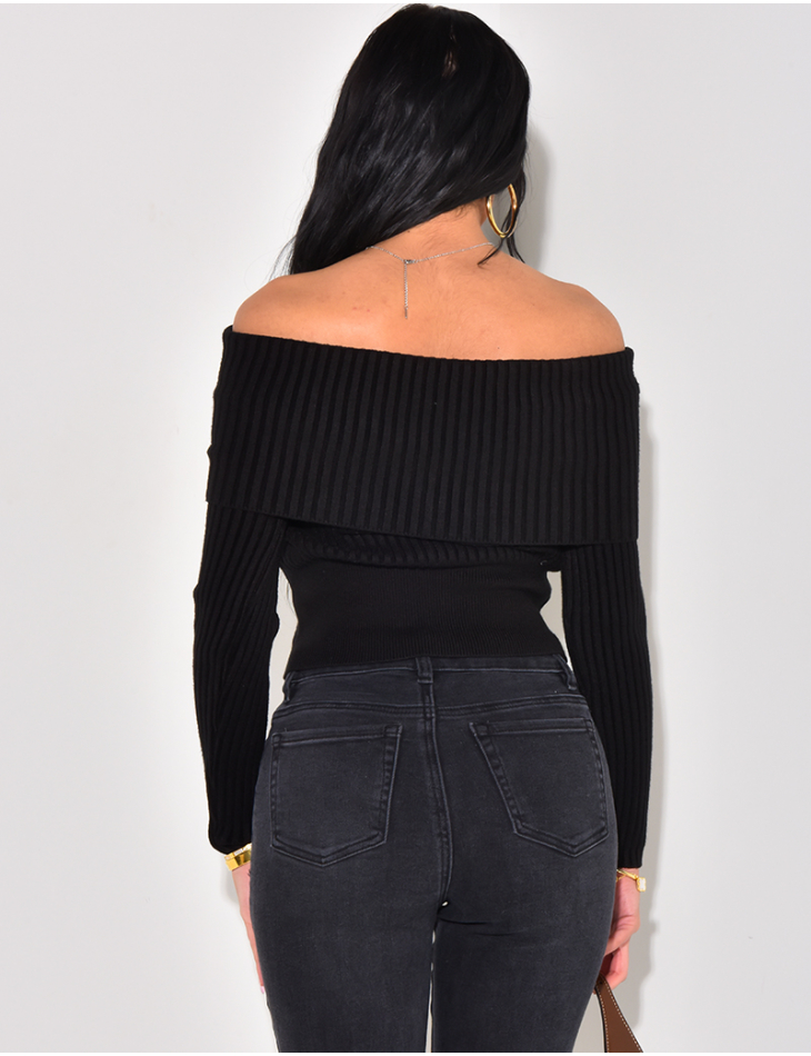 Ribbed short jumper with boat neck