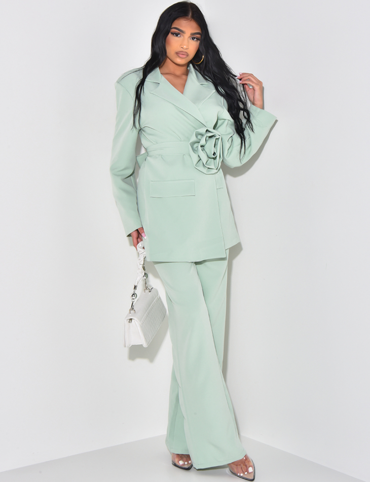 Straight-leg trouser suit and oversized jacket with 3D floral belt