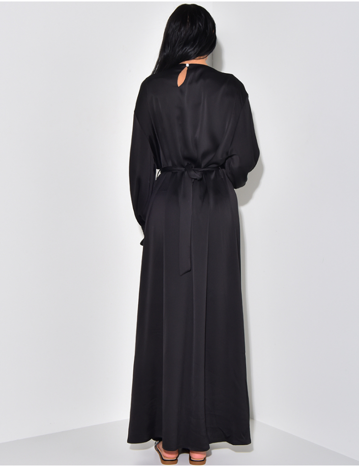 Satin abaya with pleated effect and tie fastening