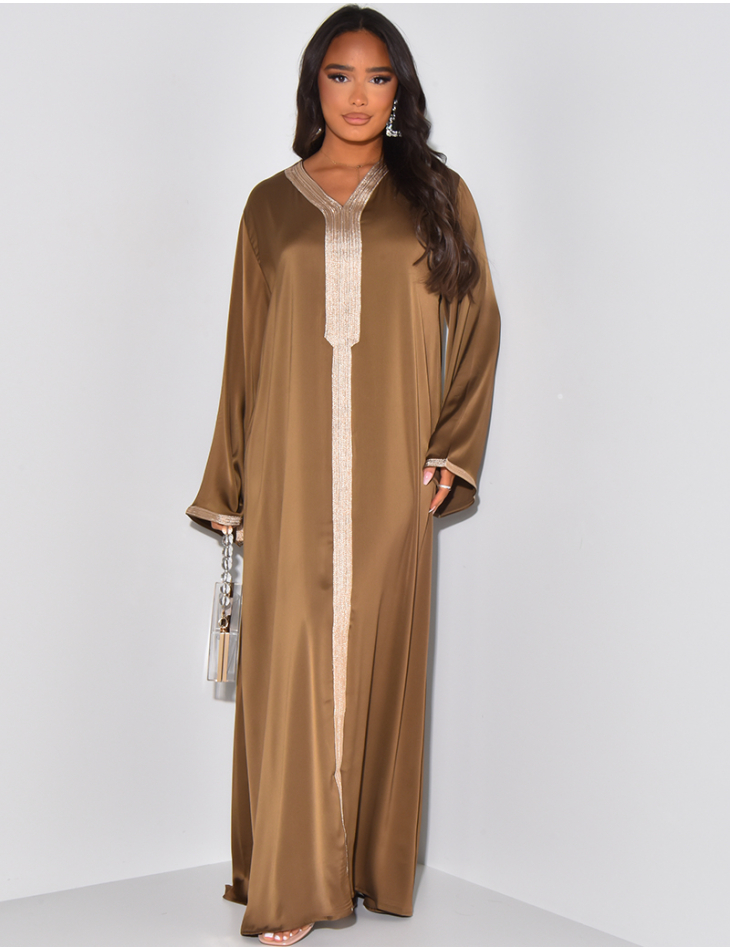 Abaya à broderies dorées