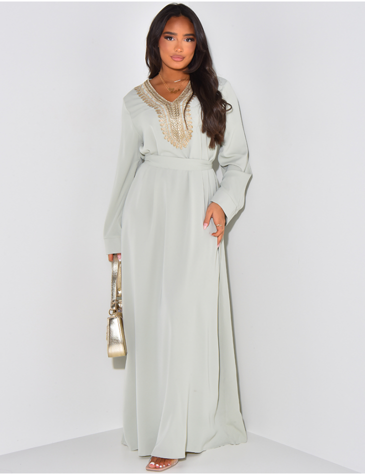 Abaya with gold embroidery to tie