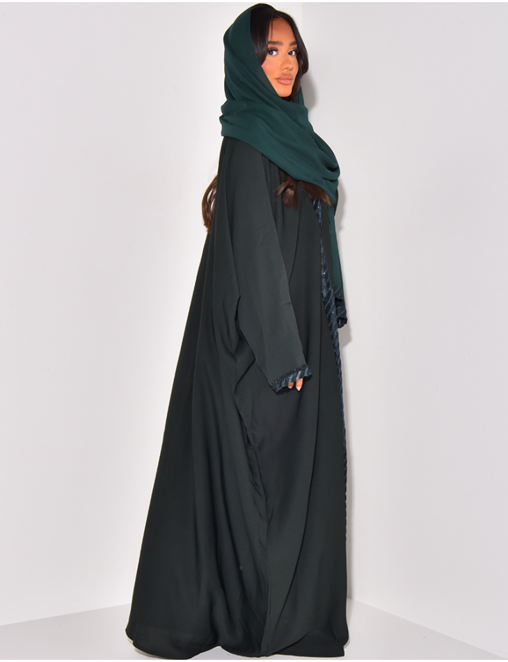 Abaya made in Dubai ajustée à la taille à strass & foulard assorti