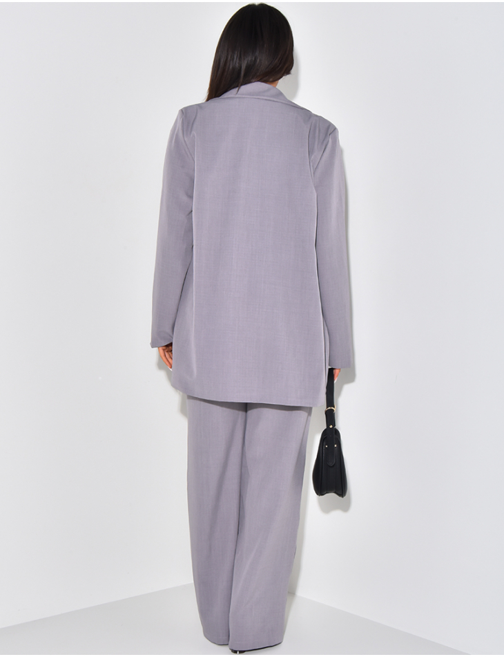 Oversized blazer and straight-cut trousers suit set