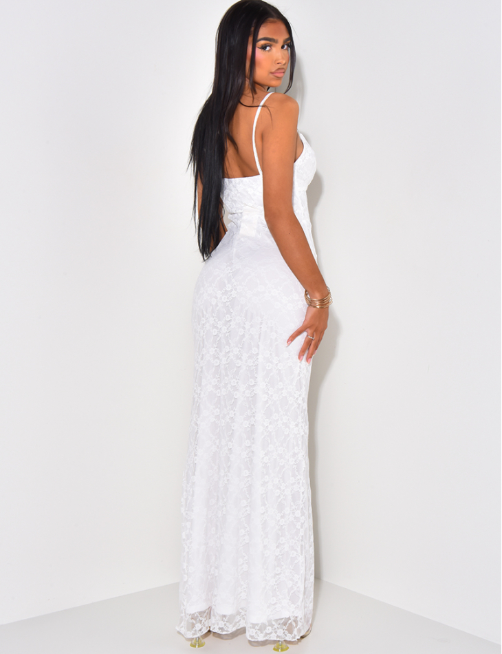 Long dress in lined lace